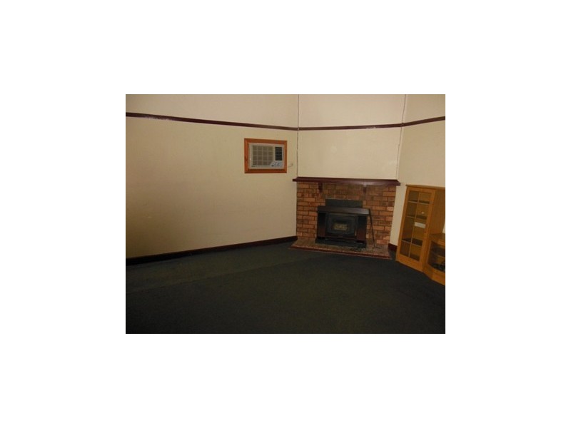 6 Kelsall Street, Warracknabeal VIC 3393