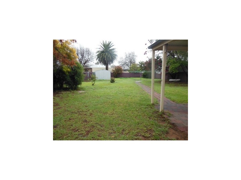 6 Kelsall Street, Warracknabeal VIC 3393