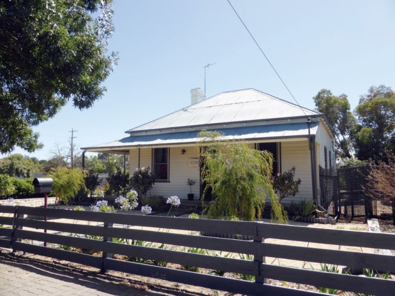 39 Church Street, Minyip VIC 3392