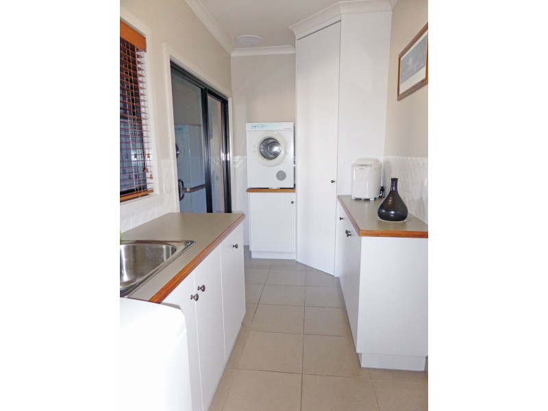 15 Blue Wren Drive, Haven VIC 3401