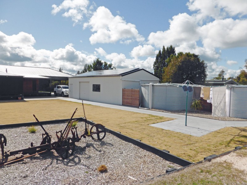 15 Blue Wren Drive, Haven VIC 3401