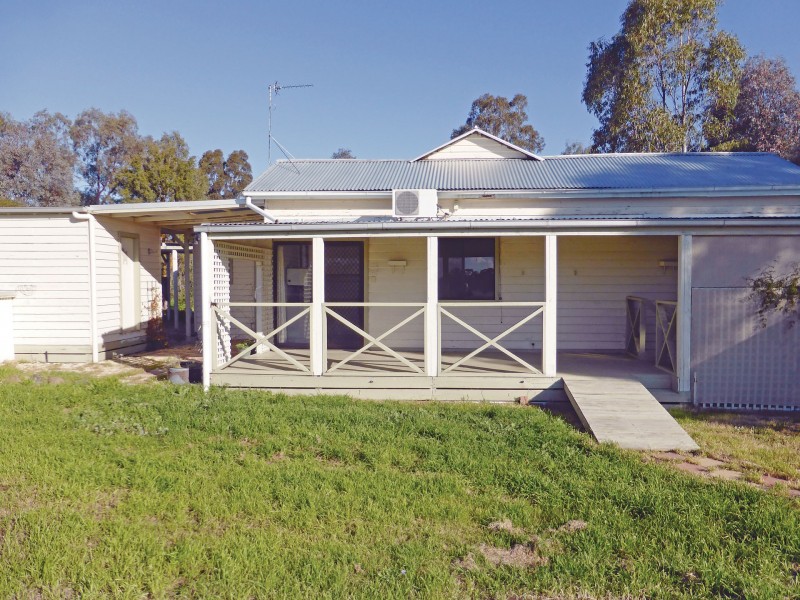 74 Snowball Drive, Quantong VIC 3401