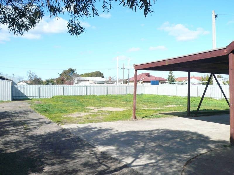 27 Stawell Road, Horsham VIC 3400