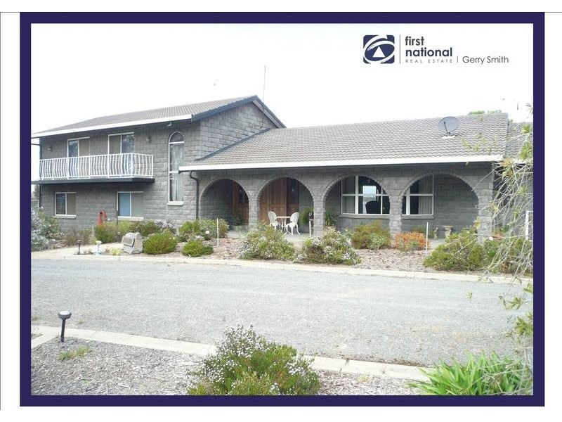 41 DIMBOOLA RD, Warracknabeal VIC 3393