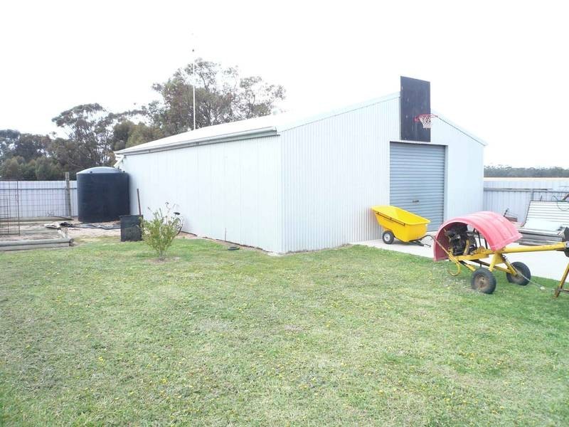 41 DIMBOOLA RD, Warracknabeal VIC 3393