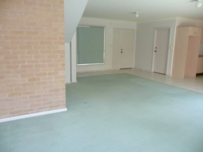 1/19 BALMORAL CRESCENT, Georges Hall NSW 2198