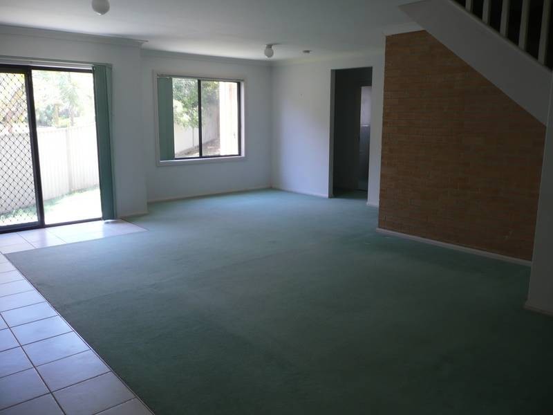 1/19 BALMORAL CRESCENT, Georges Hall NSW 2198