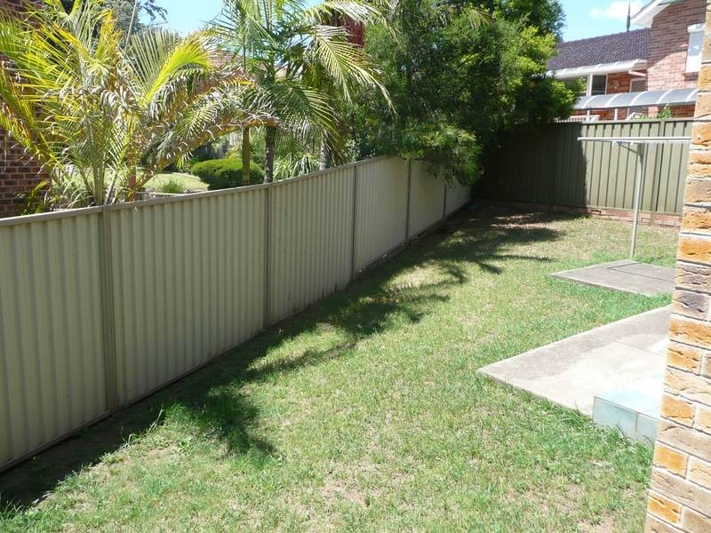 1/19 BALMORAL CRESCENT, Georges Hall NSW 2198