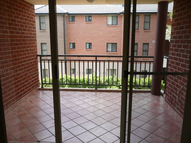 6/13-15 CAIRDS AVENUE, Bankstown NSW 2200