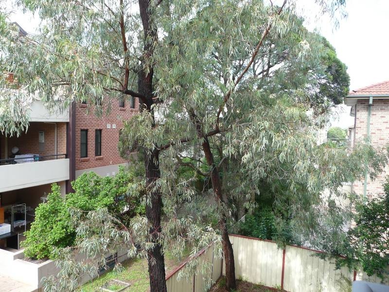 6/13-15 CAIRDS AVENUE, Bankstown NSW 2200