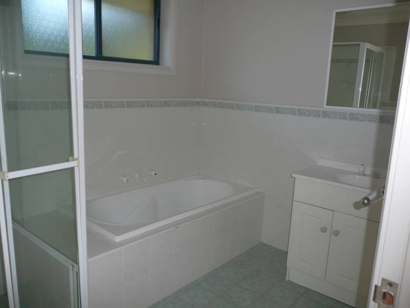 6/16A BALMORAL CRESCENT, Georges Hall NSW 2198