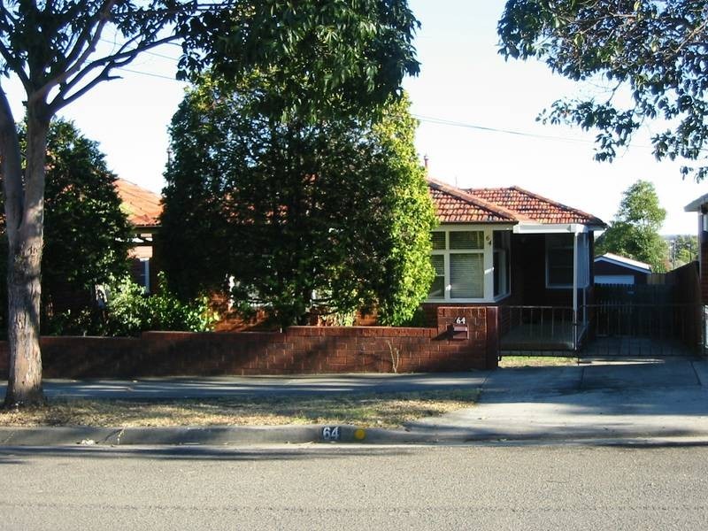 64 CARRISBROOK AVENUE, Mount Lewis NSW 2200