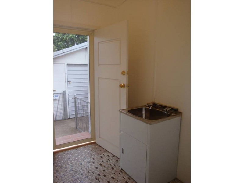 23 BRADSHAW AVENUE, Moorebank NSW 2170