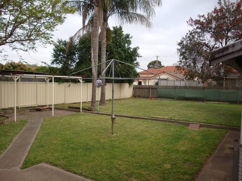 23 BRADSHAW AVENUE, Moorebank NSW 2170