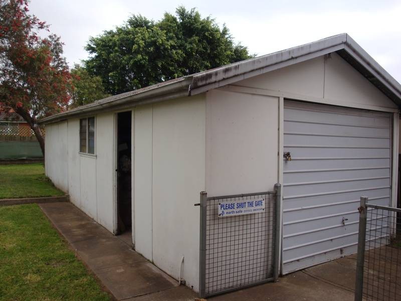 23 BRADSHAW AVENUE, Moorebank NSW 2170