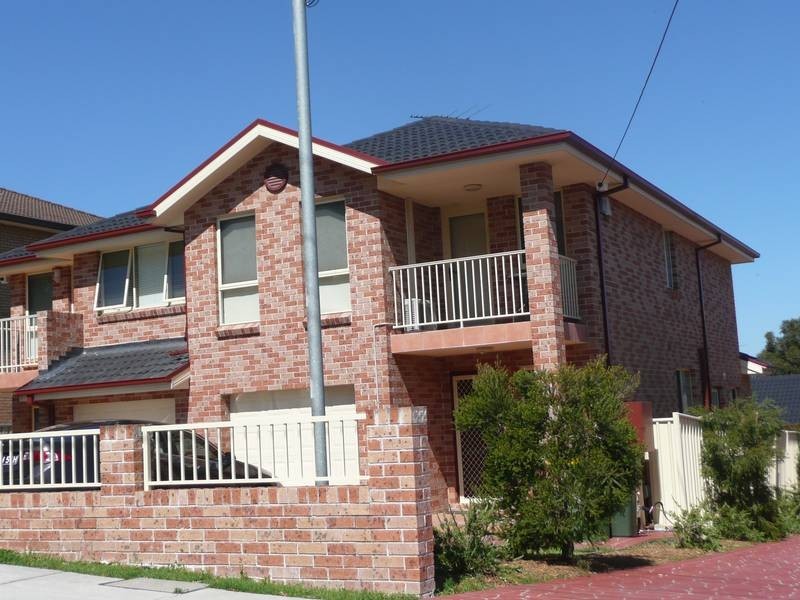 2/14 JENSEN STREET, Condell Park NSW 2200