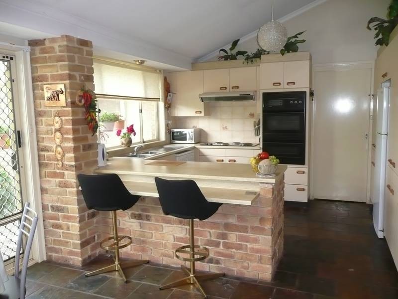 85 REX ROAD, Georges Hall NSW 2198