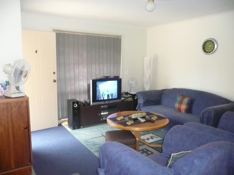 4/8 WATERGUM WAY, Greenacre NSW 2190