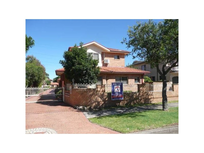 1/37 Gowrie, Punchbowl NSW 2196