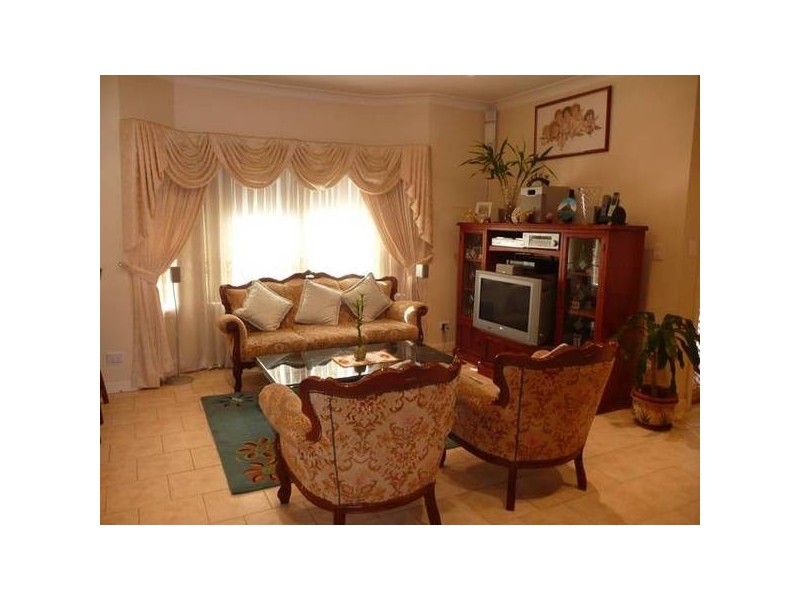 1/37 Gowrie, Punchbowl NSW 2196