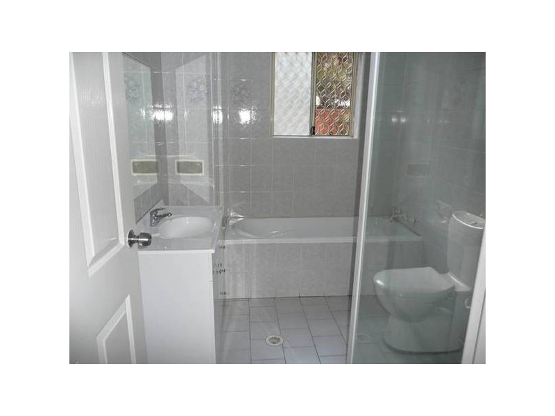 1/4-6 DE WITT STREET, Bankstown NSW 2200