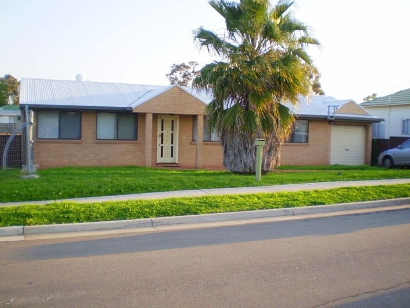 2 Banksia Street, Granville NSW 2142