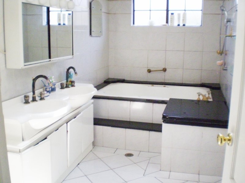 13 Heath Street, Auburn NSW 2144