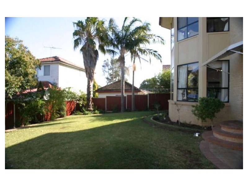 4 Yukka Road, Regents Park NSW 2143