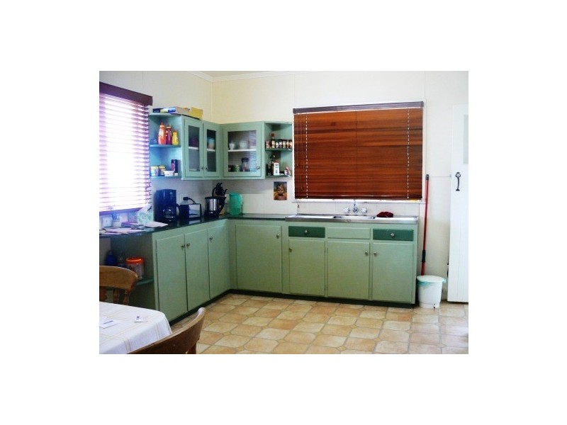 11 Bank Street, Windsor QLD 4030