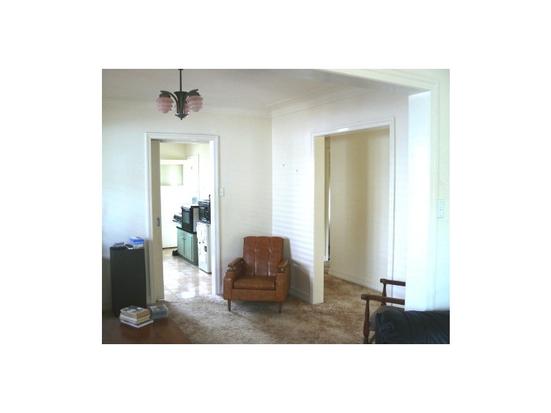 11 Bank Street, Windsor QLD 4030