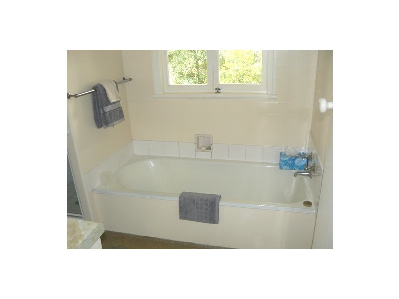 11 Bank Street, Windsor QLD 4030