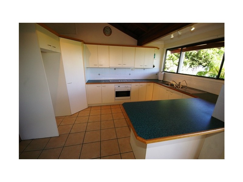 4 Ernest Street, Birkdale QLD 4159