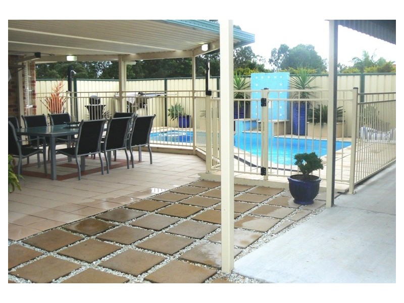 1 Amber Place, Alexandra Hills QLD 4161