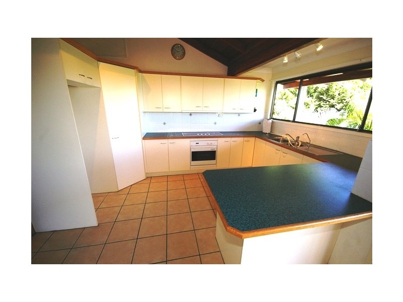 4 Ernest Street, Birkdale QLD 4159