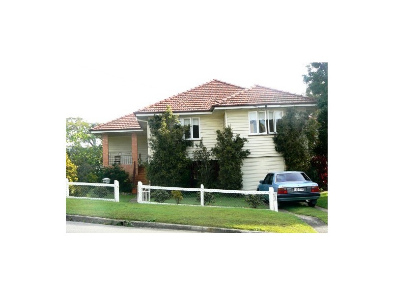 11 Bank Street, Windsor QLD 4030