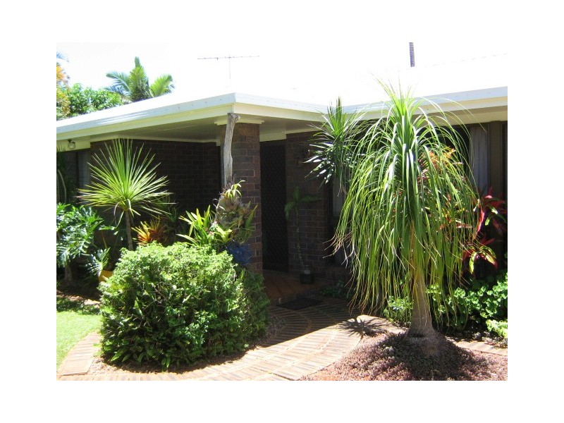 34-36 Leonie Crescent, Lamb Island QLD 4184