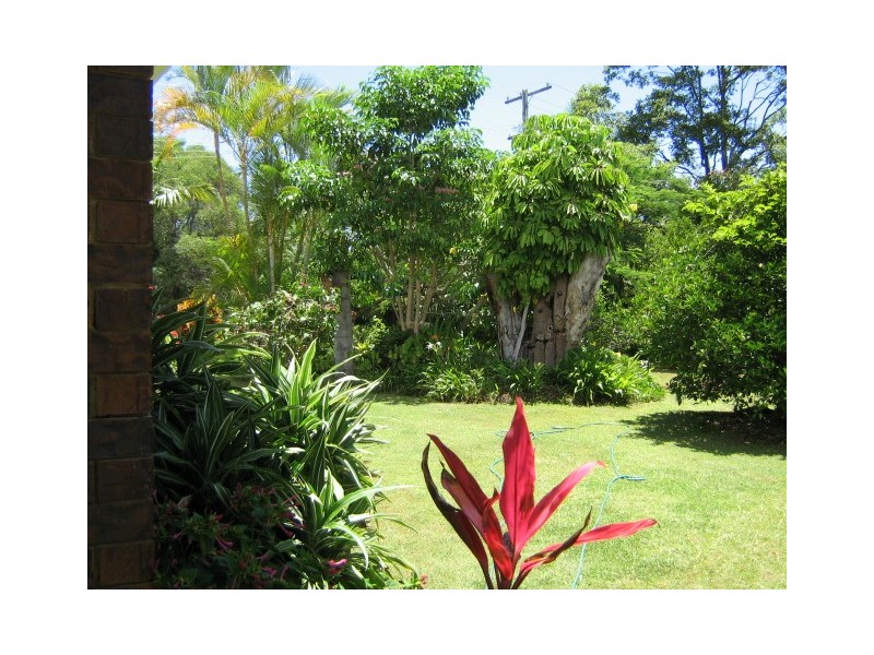34-36 Leonie Crescent, Lamb Island QLD 4184