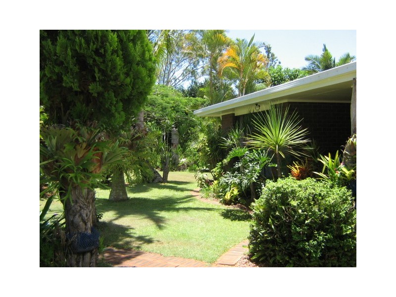 34-36 Leonie Crescent, Lamb Island QLD 4184