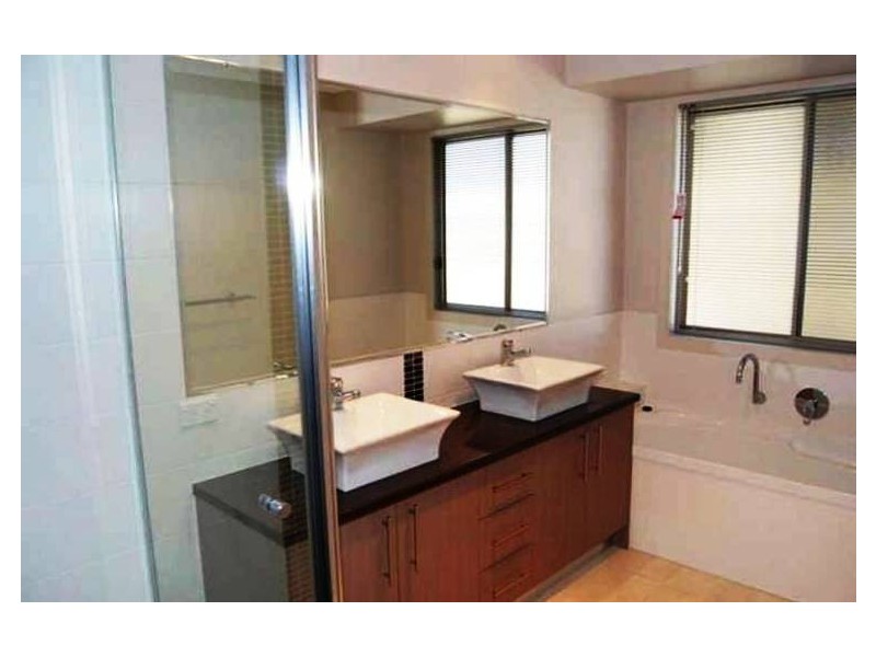 83 Rowland Avenue, Wakerley QLD 4154