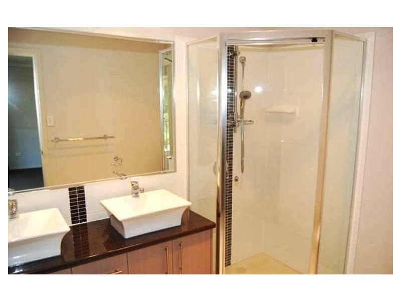 83 Rowland Avenue, Wakerley QLD 4154