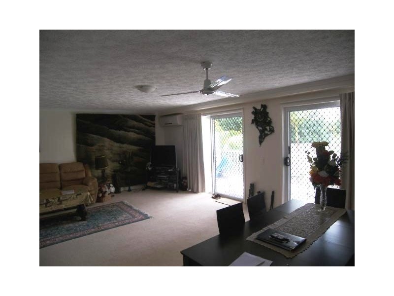 4/27 Walton Street, Southport QLD 4215