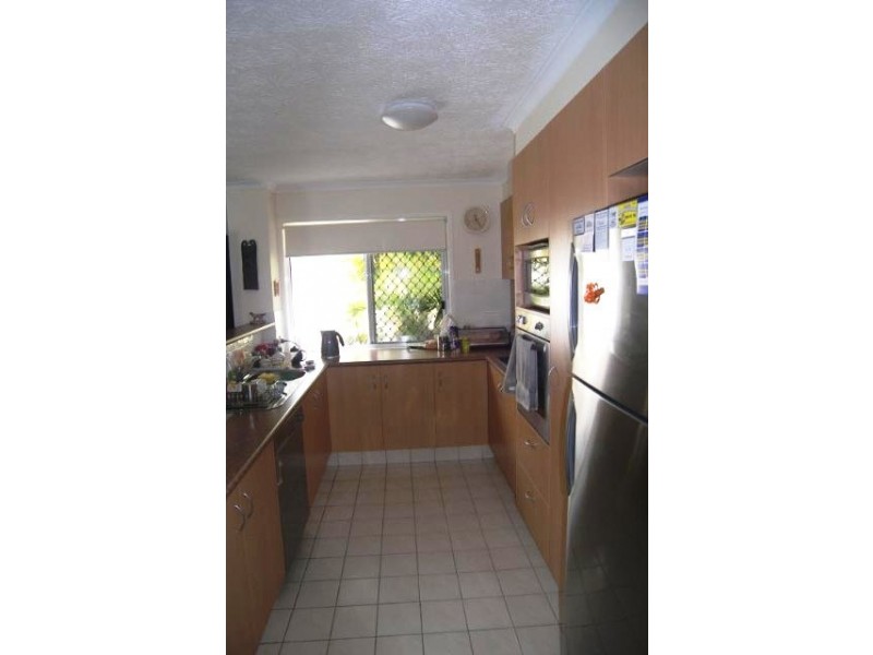 4/27 Walton Street, Southport QLD 4215