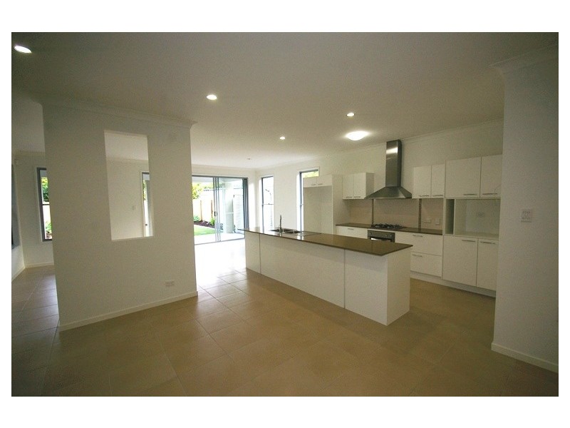 32 Waterview Avenue, Wynnum QLD 4178