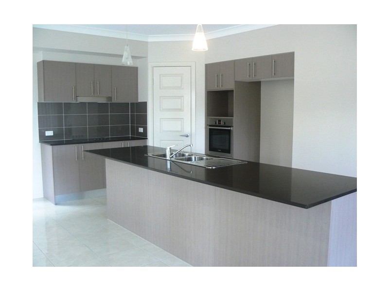 83 Rowland Avenue, Wakerley QLD 4154