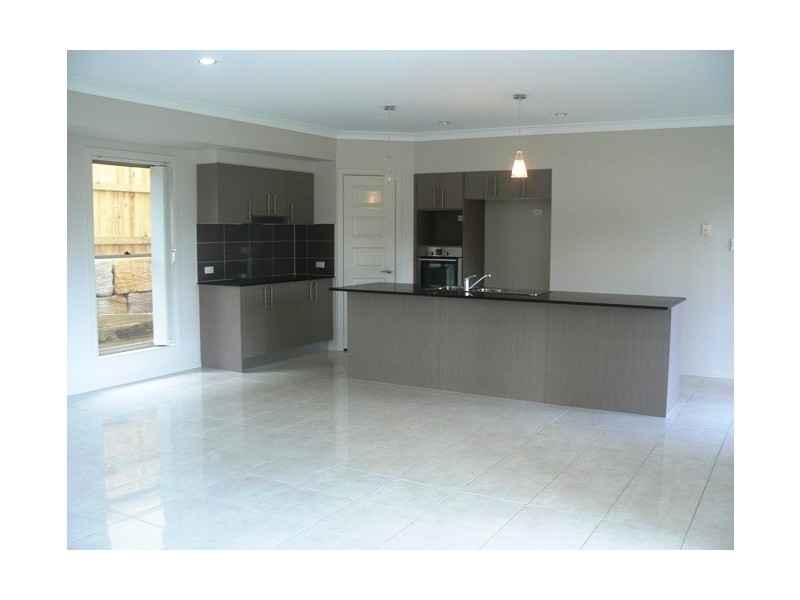 83 Rowland Avenue, Wakerley QLD 4154
