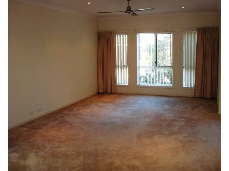 2 Hillcroft Place, Belmont QLD 4153