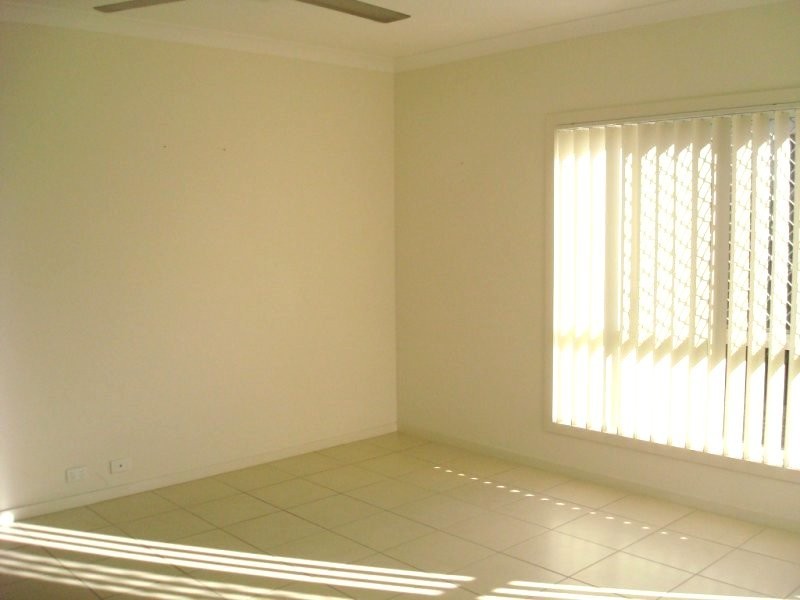 2 Hillcroft Place, Belmont QLD 4153