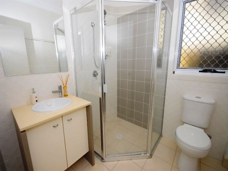 2 Hillcroft Place, Belmont QLD 4153