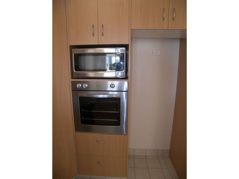 0/27 Walton Street, Southport QLD 4215