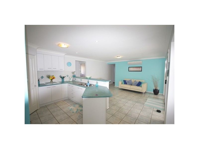 16 Haig Street, Birkdale QLD 4159